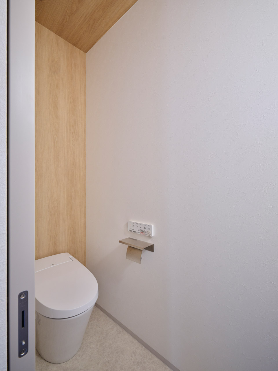 視線も気分も抜ける、余白とやさしさのある家