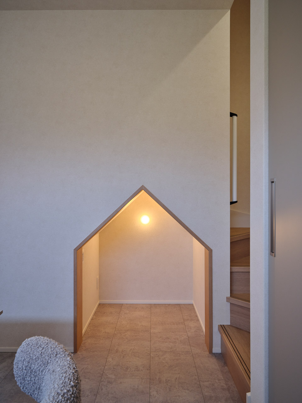 視線も気分も抜ける、余白とやさしさのある家