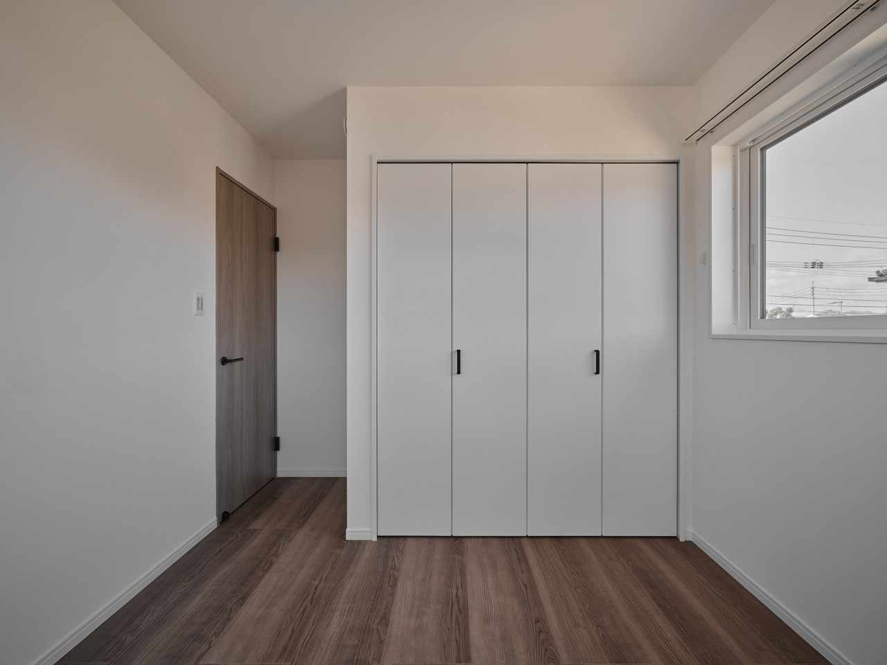 光と影が織りなす、上質な静寂。