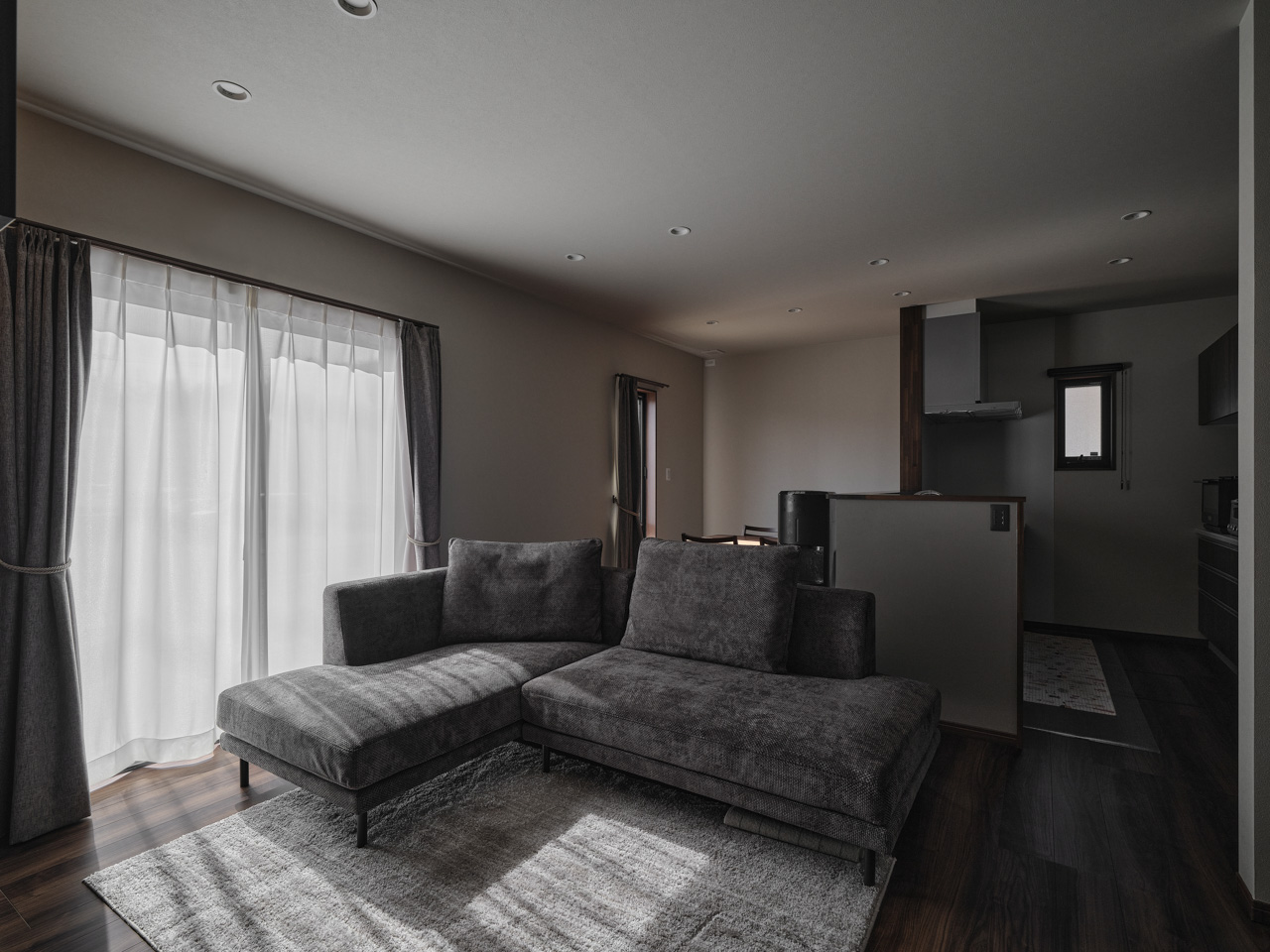 光と影が織りなす、上質な静寂。