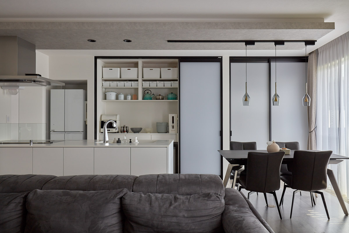 開放的な玄関から始まる１日