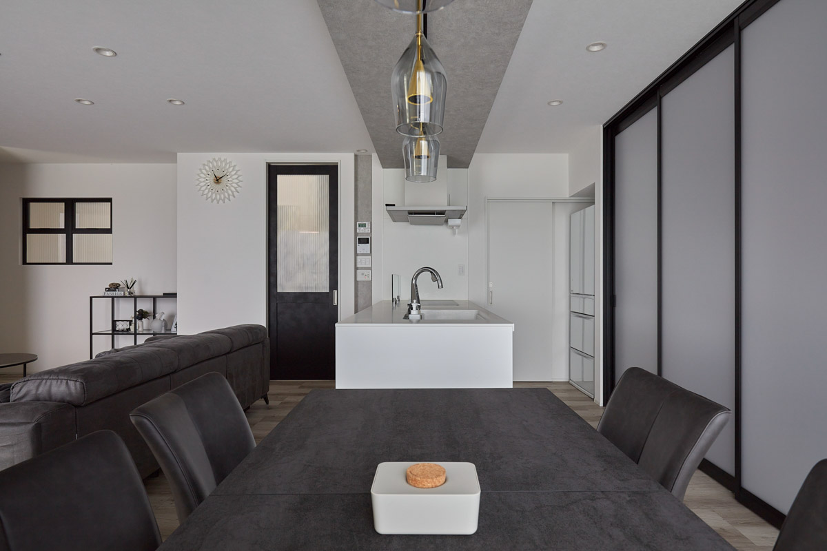 開放的な玄関から始まる１日