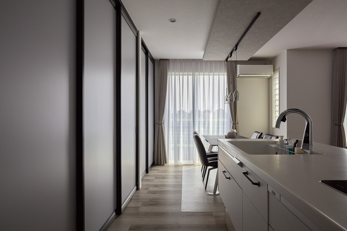 開放的な玄関から始まる１日