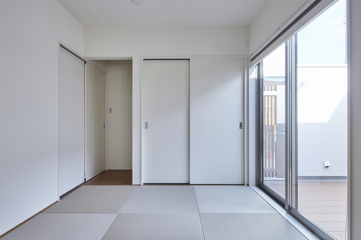 内部で繋がるコートハウスの家