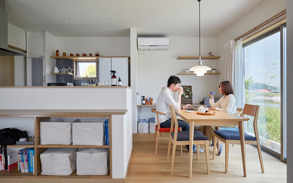 景観と調和するインナーガレージの家