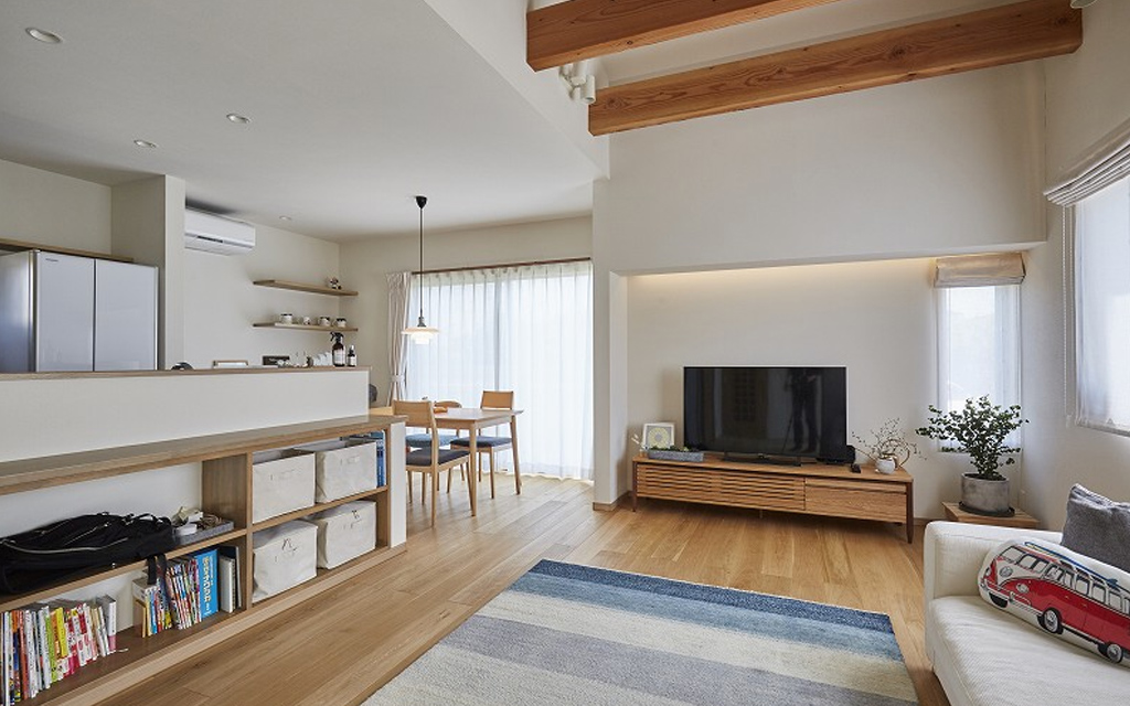 景観と調和するインナーガレージの家