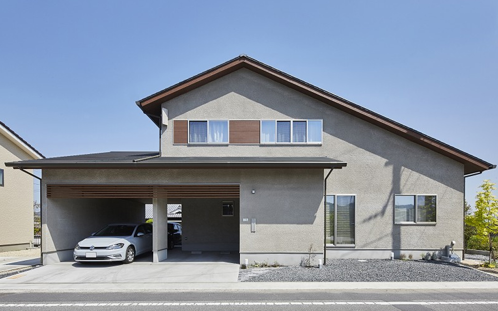 景観と調和するインナーガレージの家