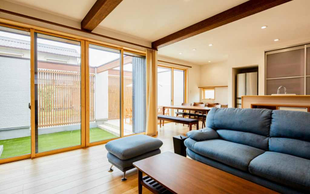 蒼天、仰ぐ、近代和モダン。