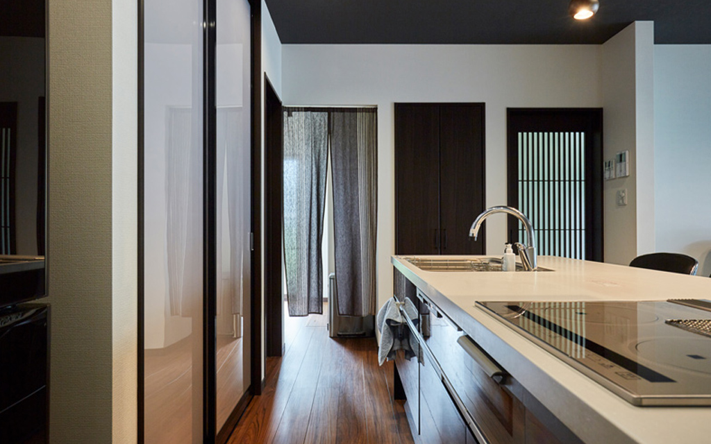 和の落ち着きとモダンな家