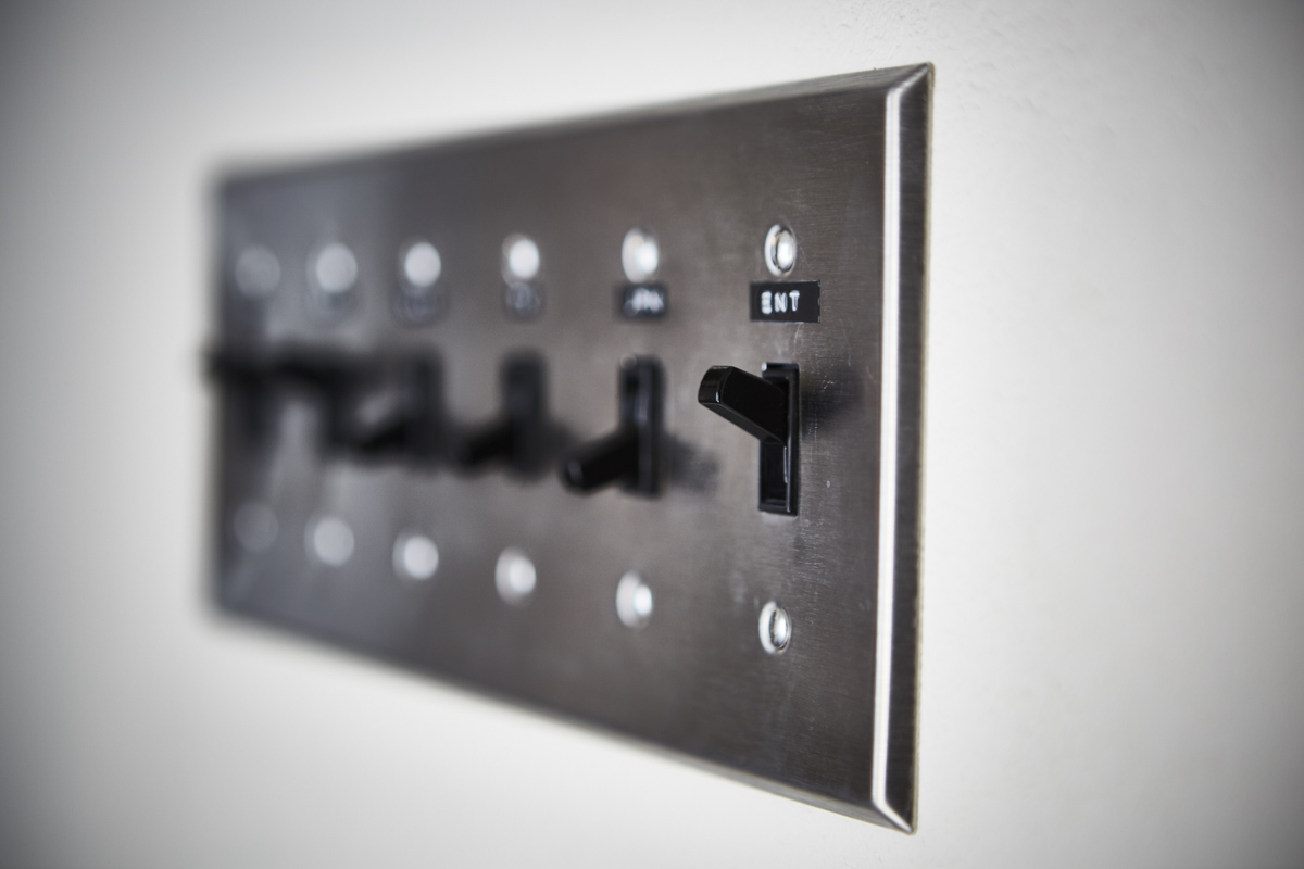 暖炉を囲むヴィンテージハウス