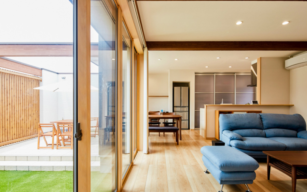 蒼天、仰ぐ、近代和モダン。