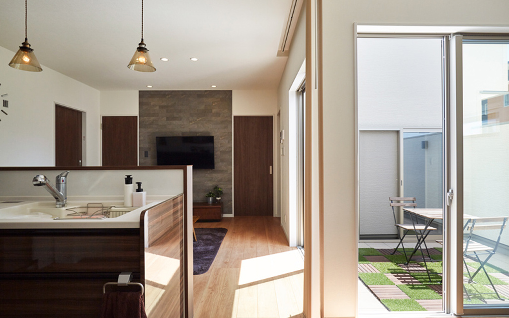 プライベートな中庭と過ごす家