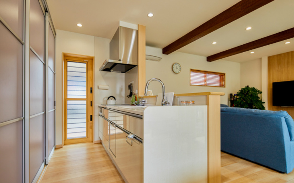 蒼天、仰ぐ、近代和モダン。