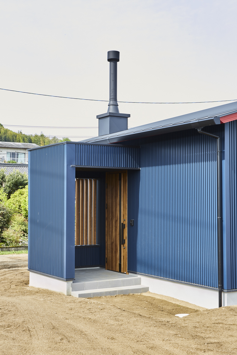 暖炉を囲むヴィンテージハウス