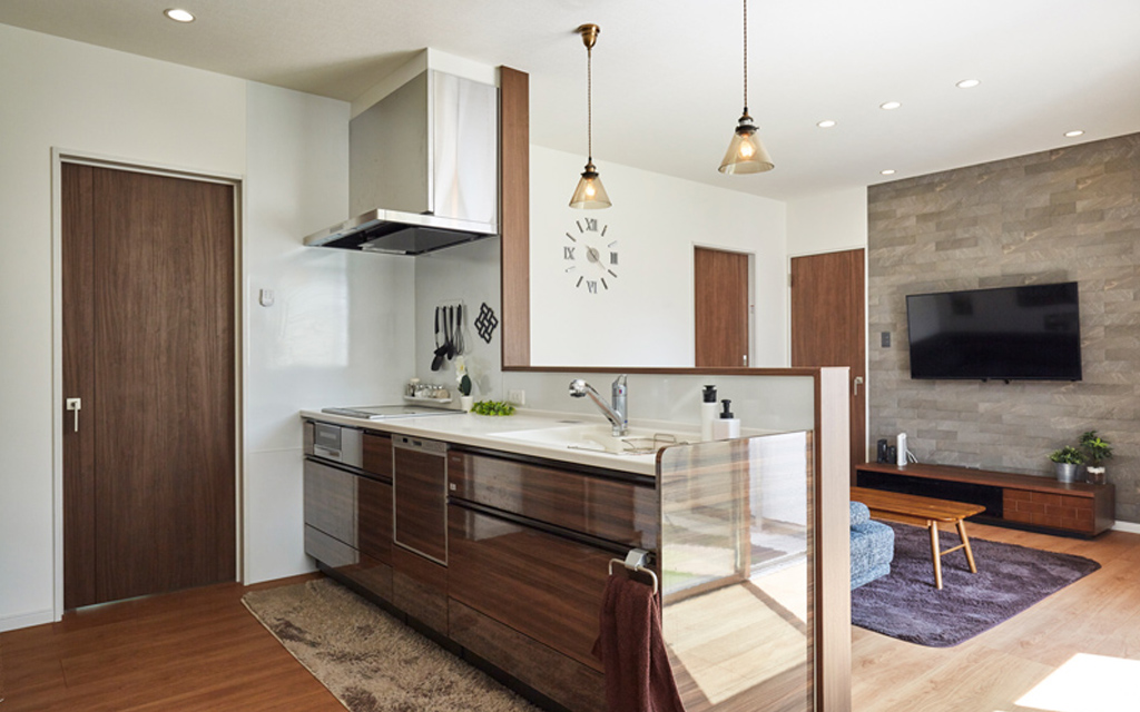 プライベートな中庭と過ごす家