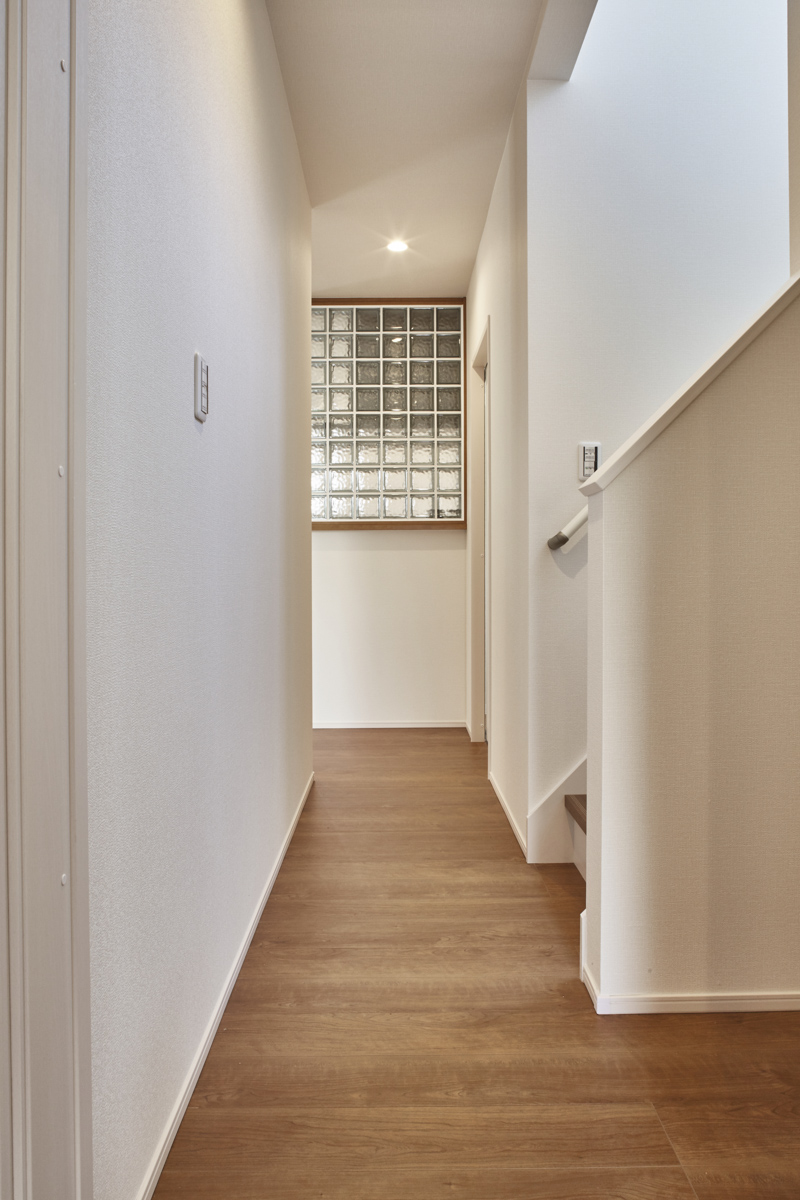 内部で繋がるコートハウスの家