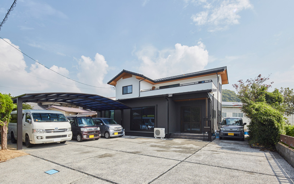 和の落ち着きとモダンな家