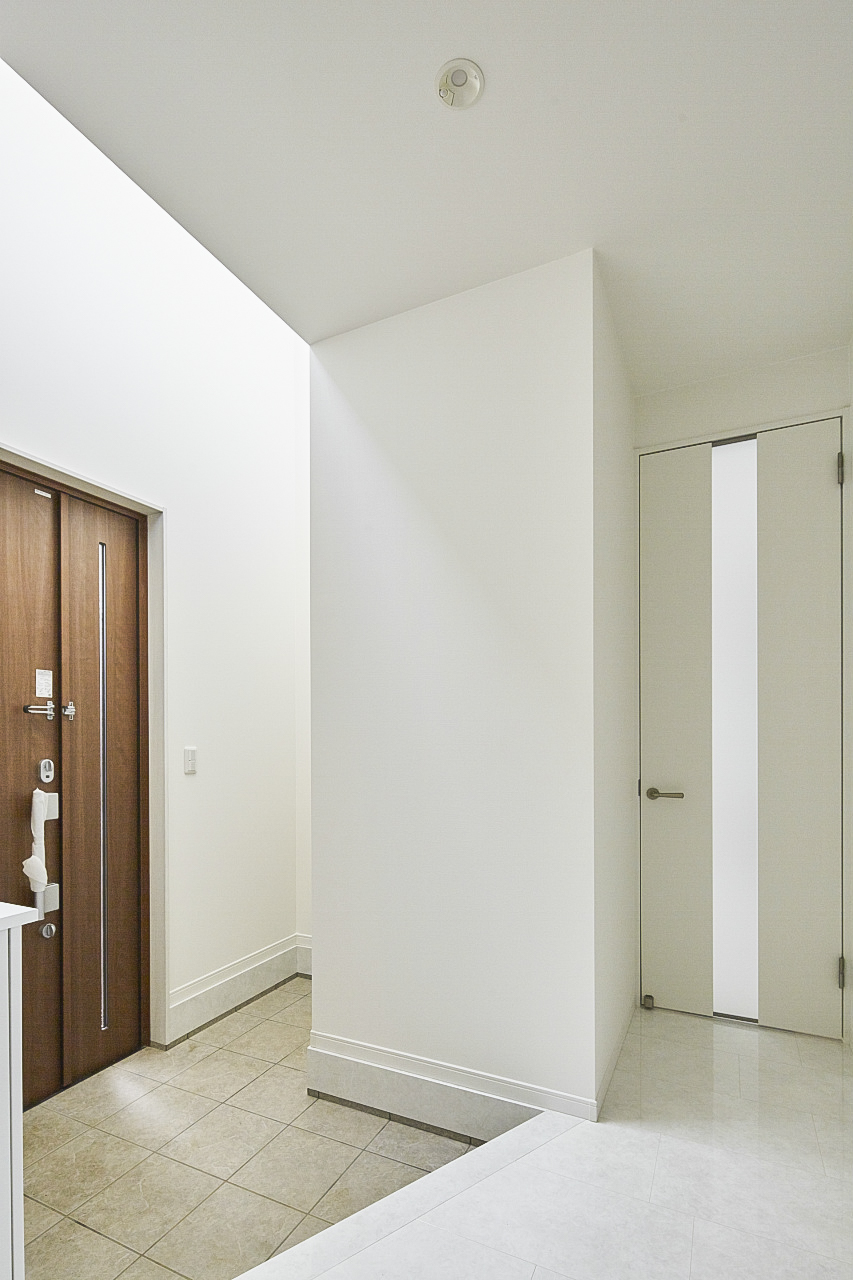 白を基調にしたシンプルモダンの家