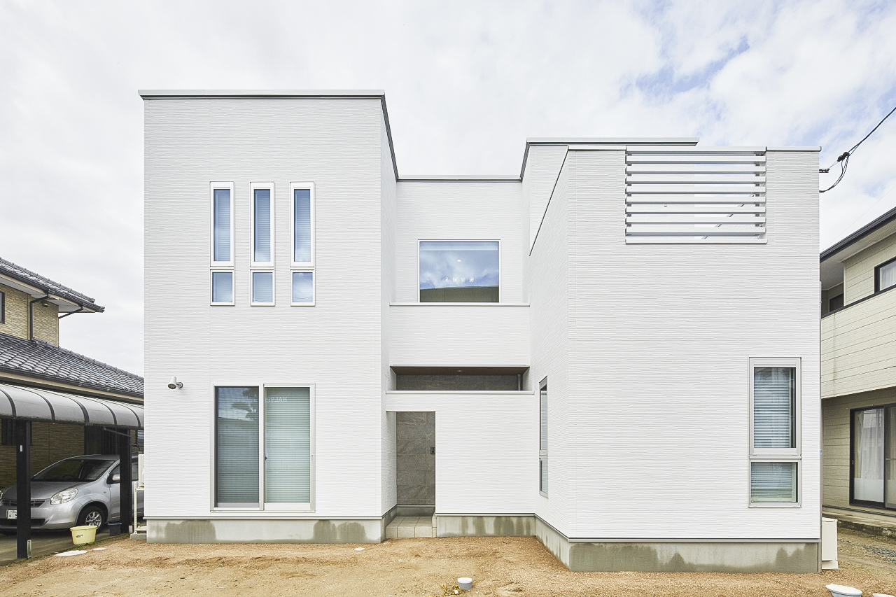 白を基調にしたシンプルモダンの家