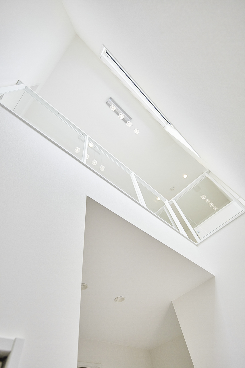 白を基調にしたシンプルモダンの家