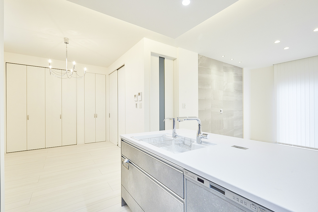 白を基調にしたシンプルモダンの家