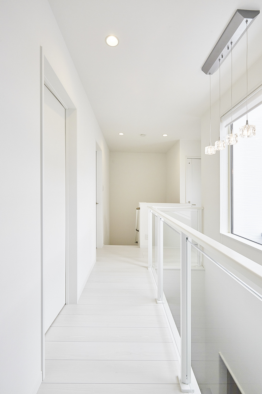 白を基調にしたシンプルモダンの家