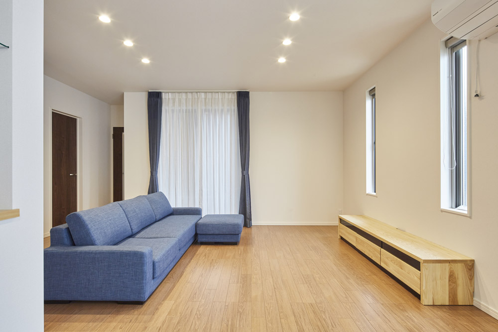 広々空間と和を取り込んだ家族の家