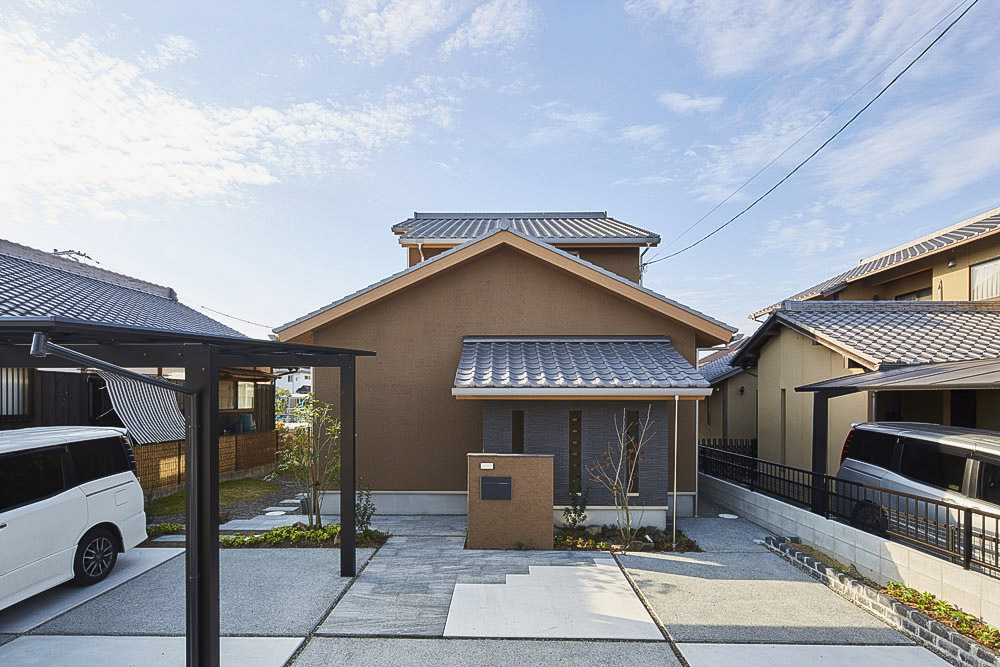 広々空間と和を取り込んだ家族の家