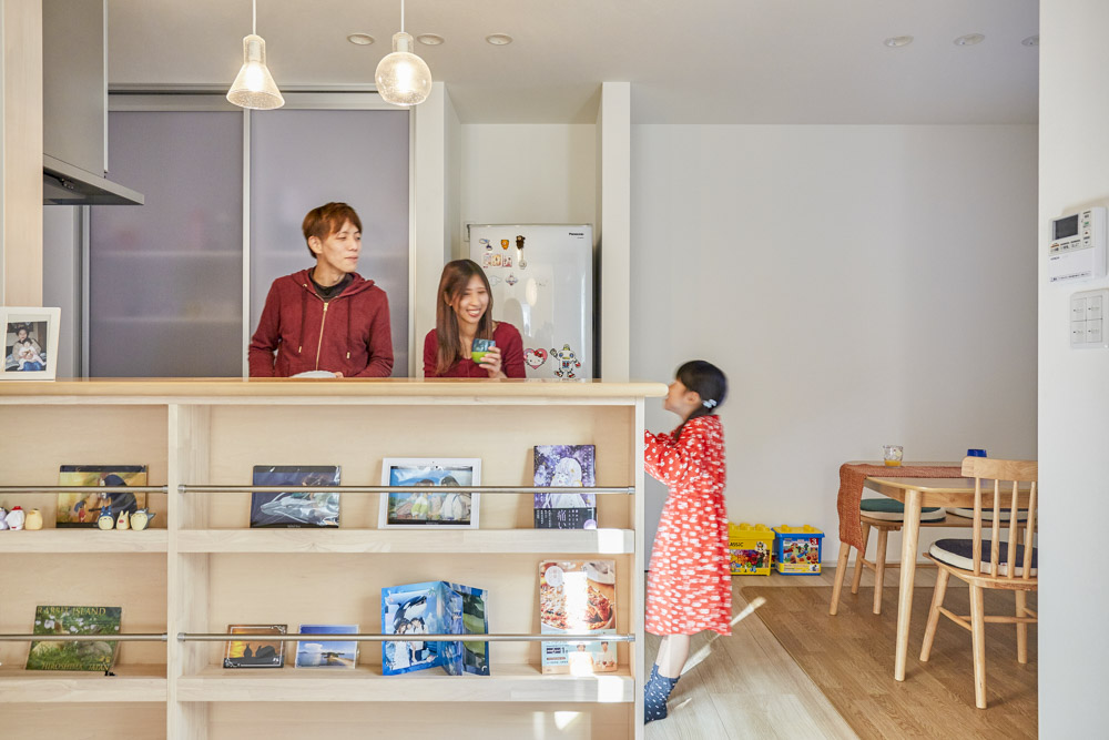 家族を笑顔にする丸窓の家