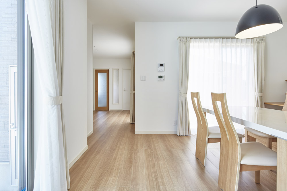 開放的に暮らすブリーダーさんの家