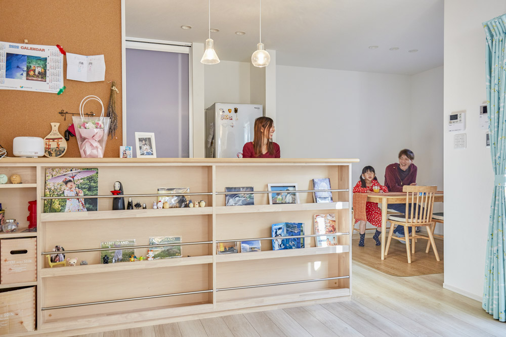 家族を笑顔にする丸窓の家