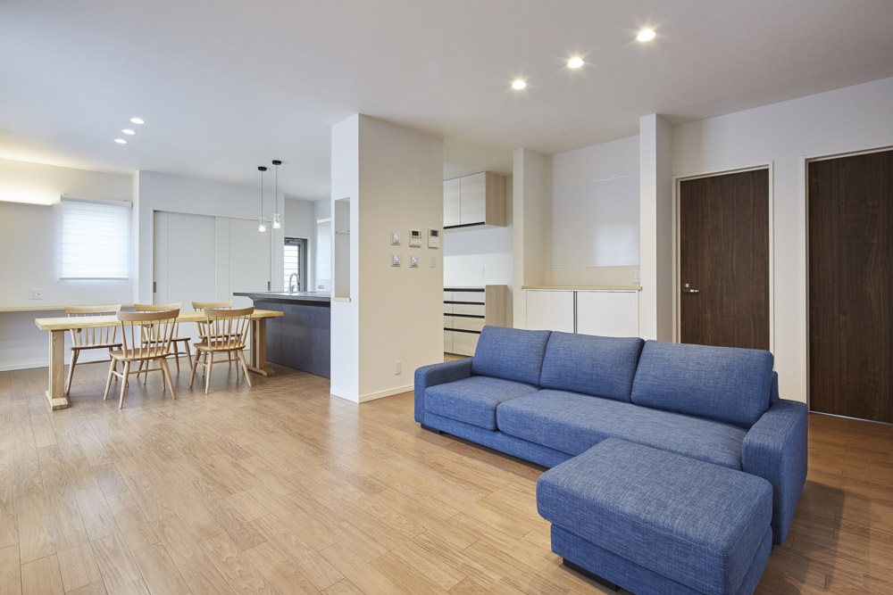 広々空間と和を取り込んだ家族の家