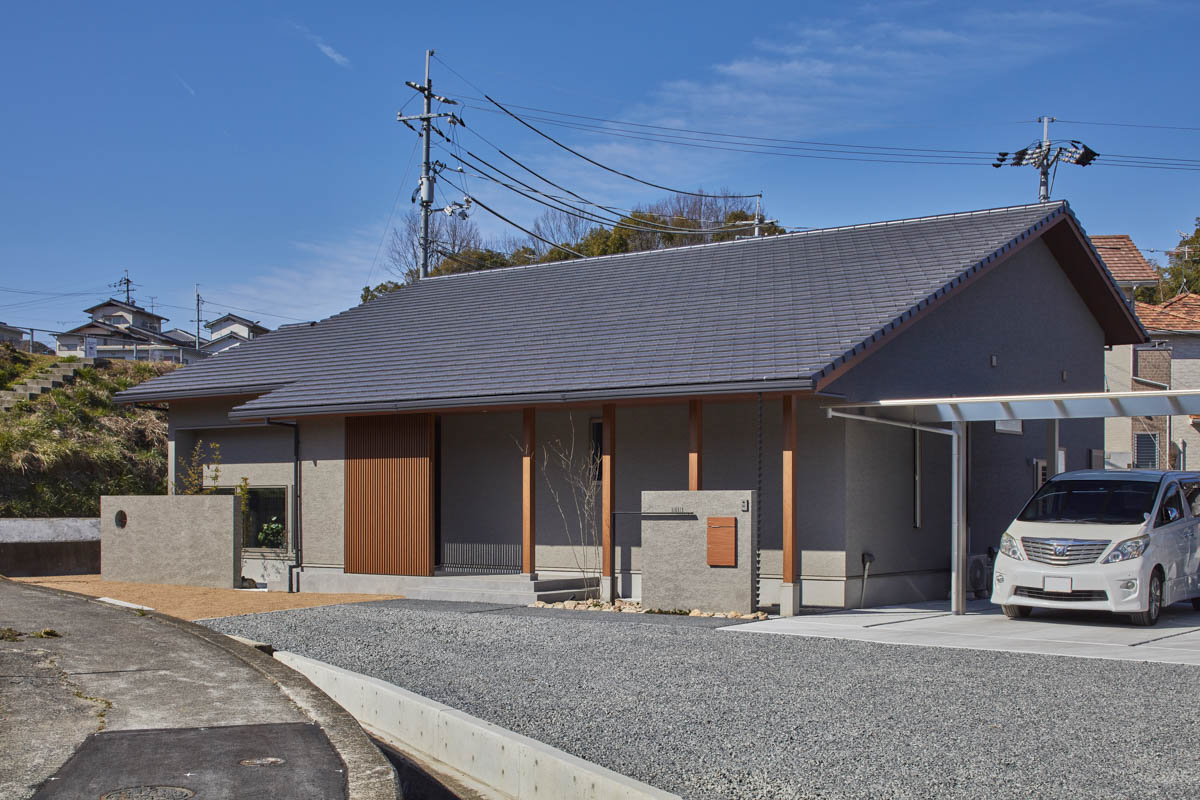 通り土間を取り込んだ平屋の家