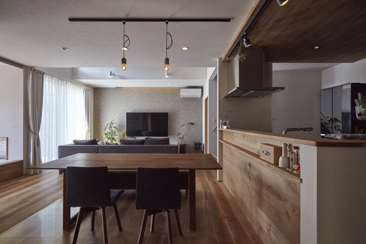 通り土間を取り込んだ平屋の家