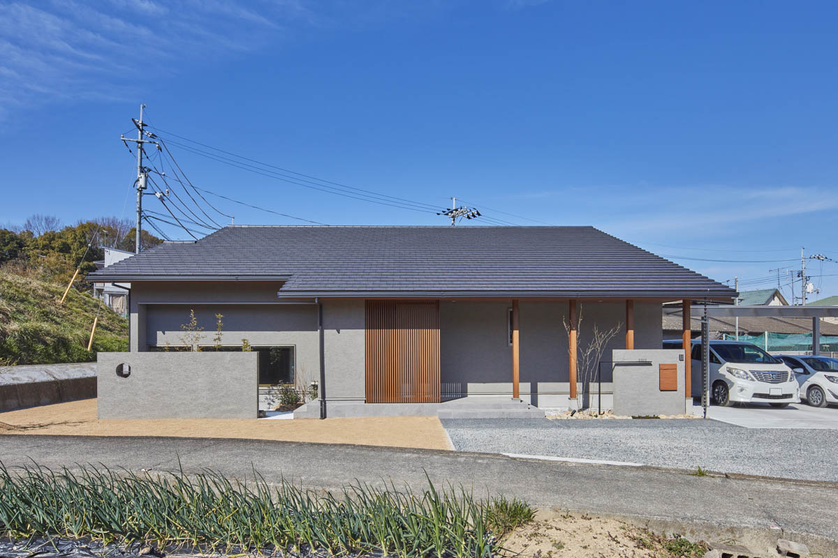 通り土間を取り込んだ平屋の家