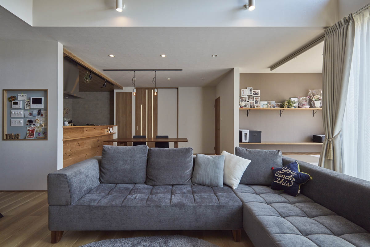 通り土間を取り込んだ平屋の家