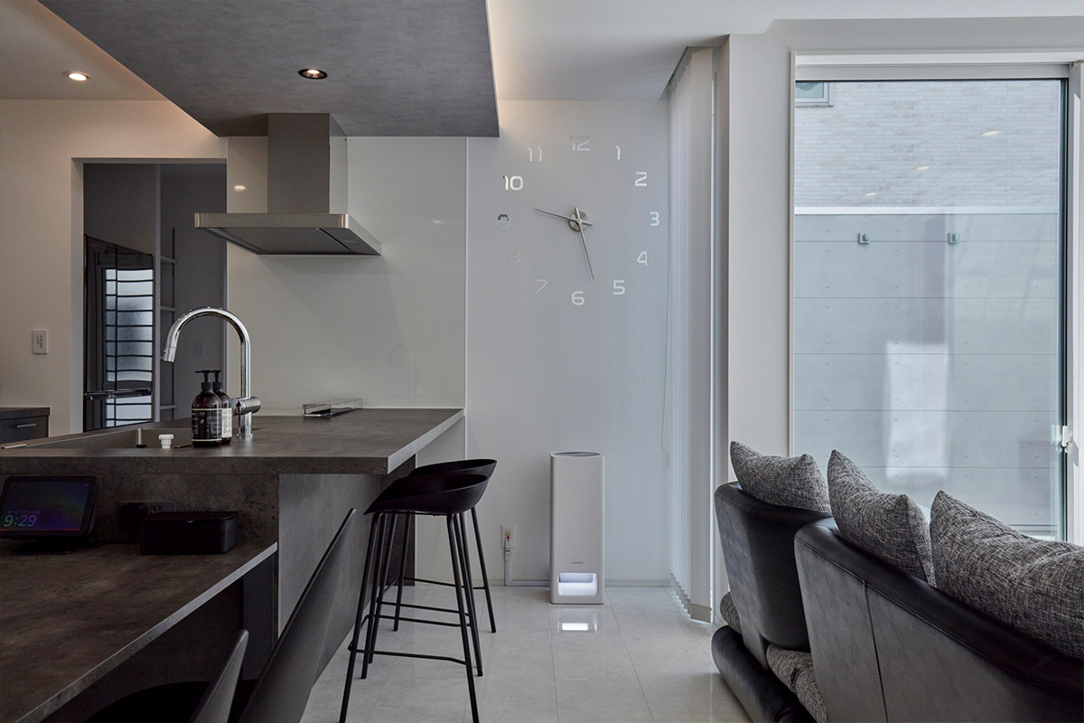 白とグレーとお庭と調和