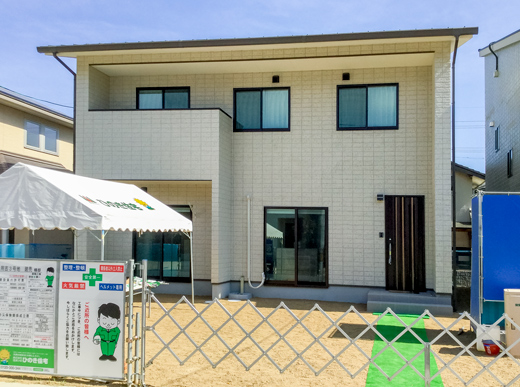 総セラミックタイル張りの建売が完成