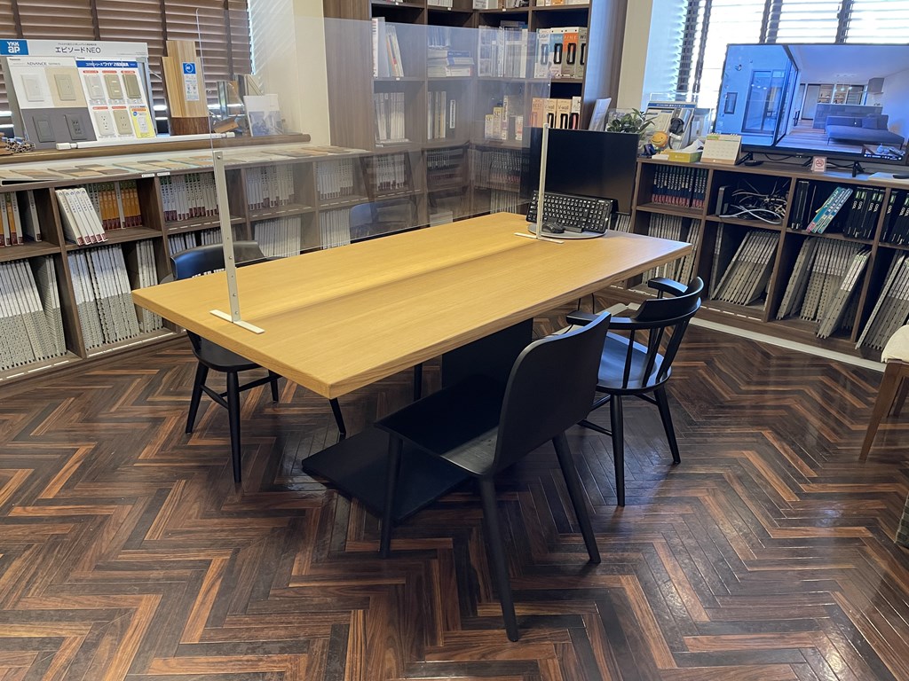 ショールームの家具を入れ替えました