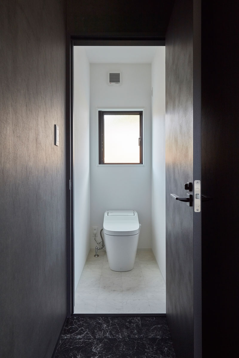 ご主人拘りの地下室のある家