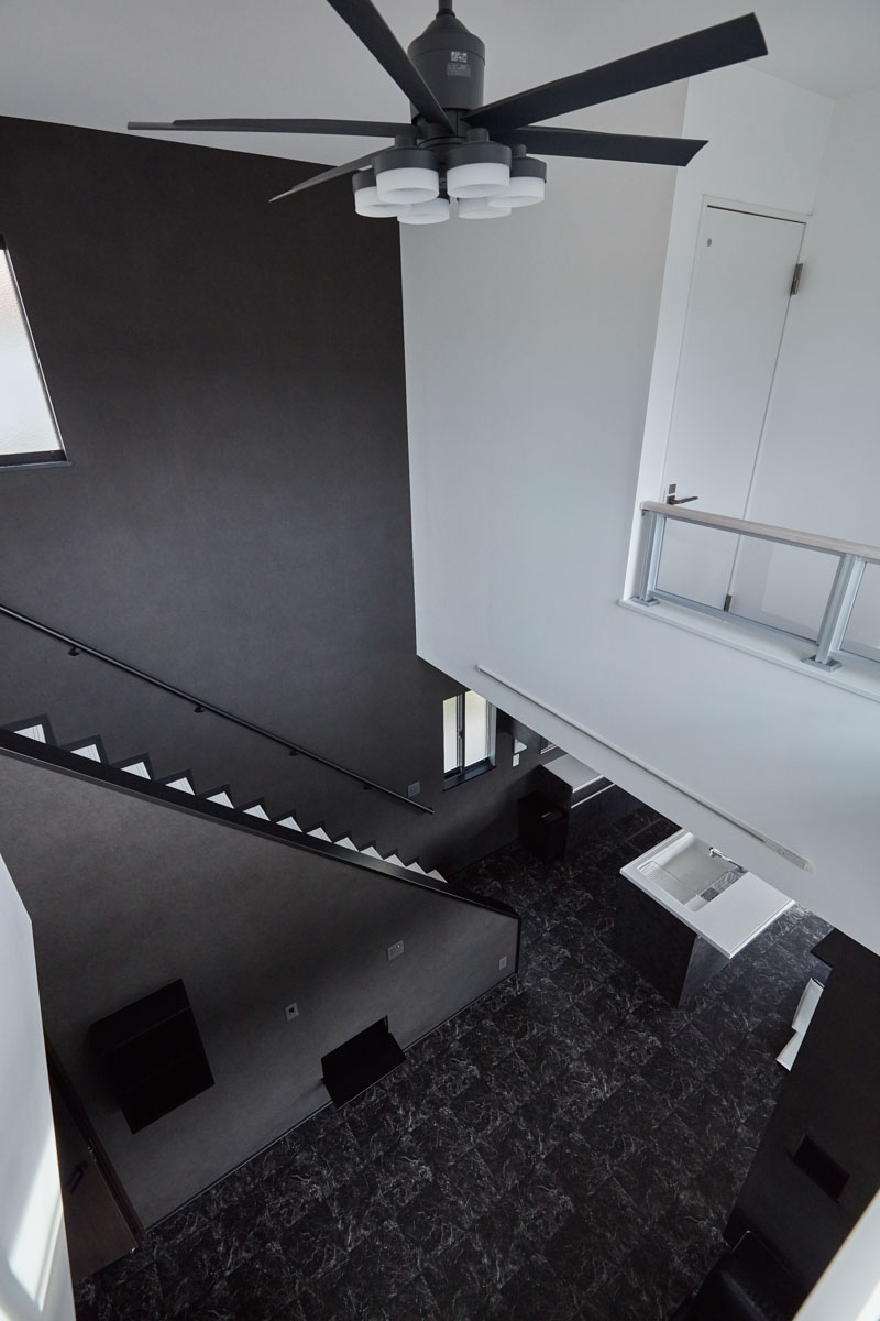 ご主人拘りの地下室のある家