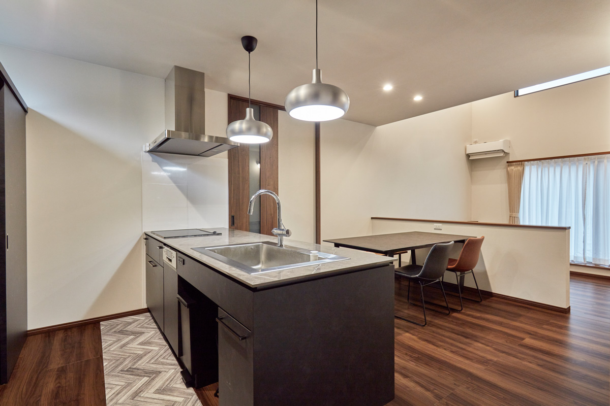 オーダーキッチンと暮らす半平家