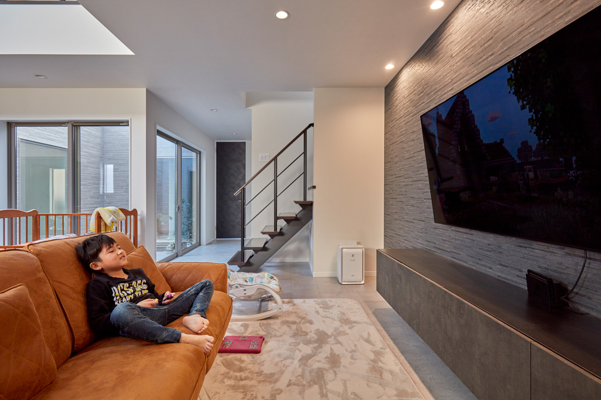 開放感溢れる中庭のある家