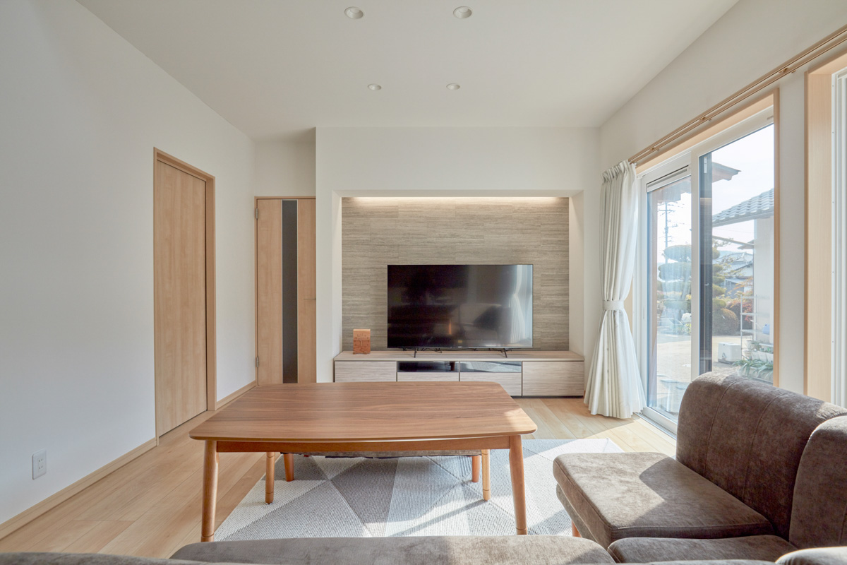 近代和風の入母屋の平屋