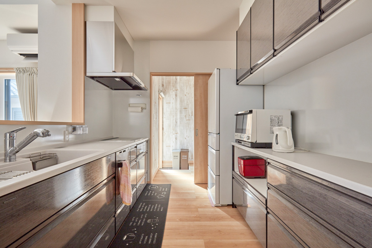 近代和風の入母屋の平屋