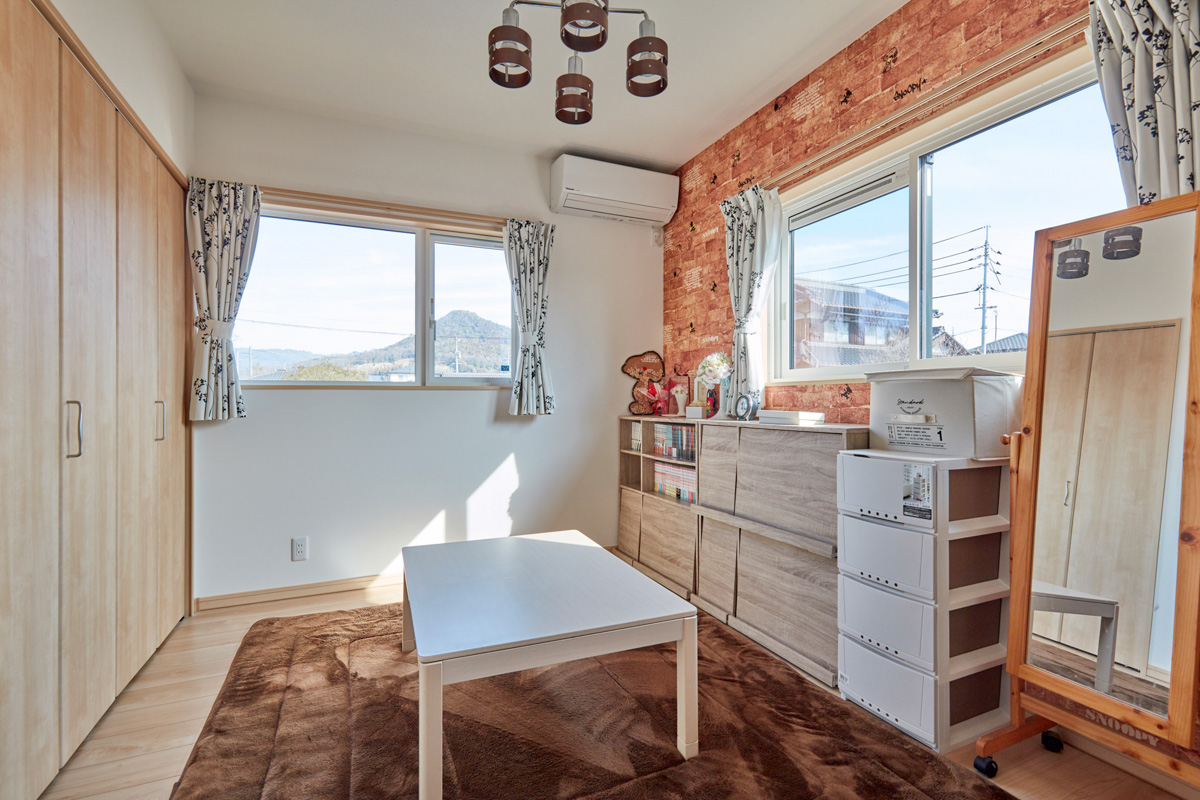 近代和風の入母屋の平屋