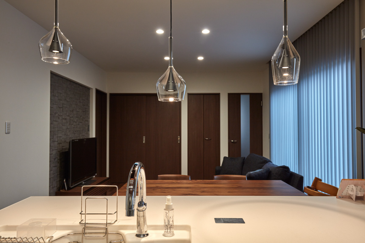 大容量収納と子育て動線の家