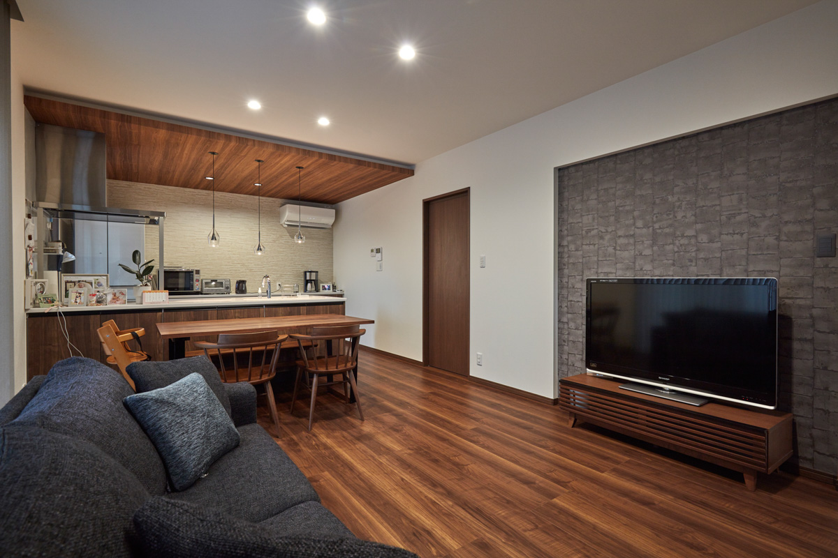 大容量収納と子育て動線の家