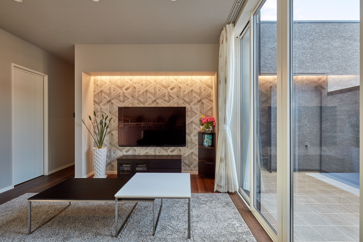 北道路でも明るく紡ぐコートハウス