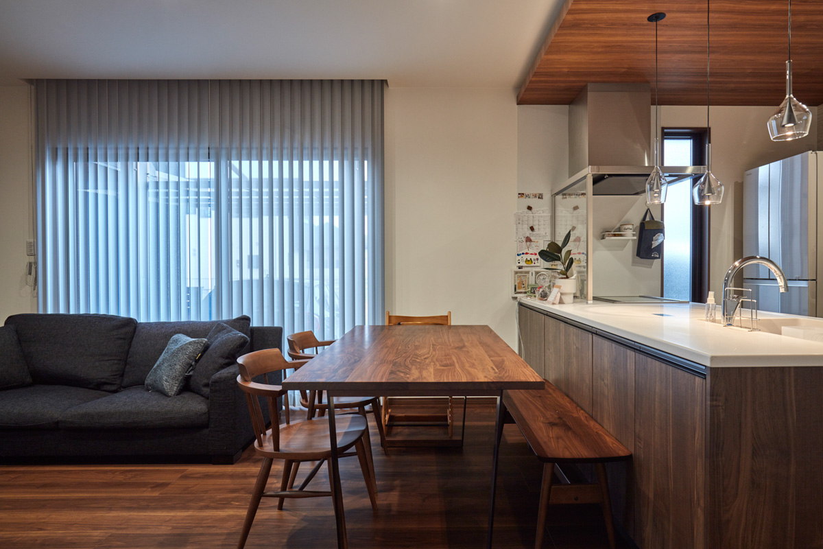 大容量収納と子育て動線の家